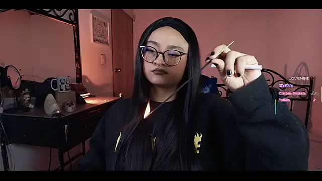 sofitabares  online show from March 3, 8:49 pm