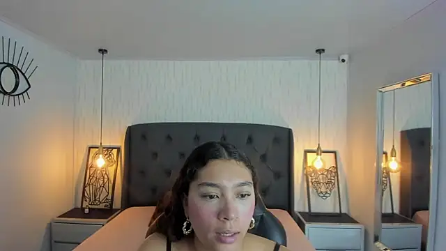 Snapshot of angelinemore chatting on March 25, 7:46 pm angelinemore online show from March 25, 7:46 pm