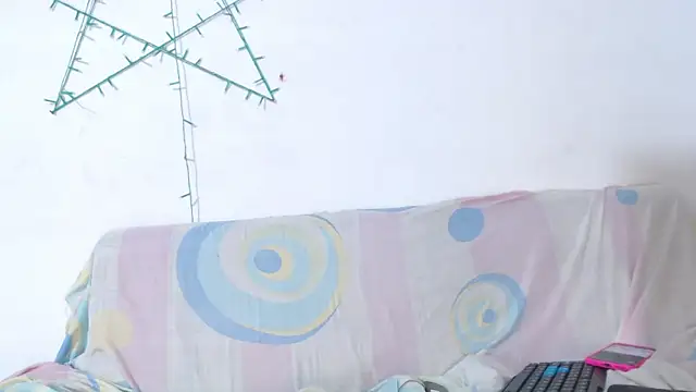 litte ebonyx online show from February 4, 2:17 am