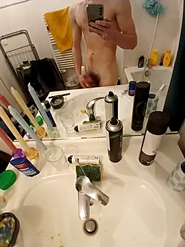 Snapshot of Oposum4 chatting on December 16, 3:49 pm Oposum4 online show from December 16, 3:49 pm