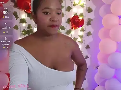 sweet-liliith online show from February 13, 1:33 pm