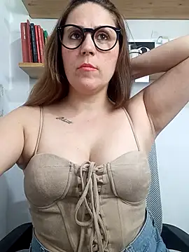 SofiEsteves online show from March 25, 6:29 pm