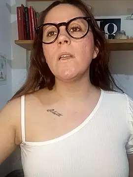 Snapshot of SofiEsteves chatting on May 27, 3:19 pm SofiEsteves online show from May 27, 3:19 pm
