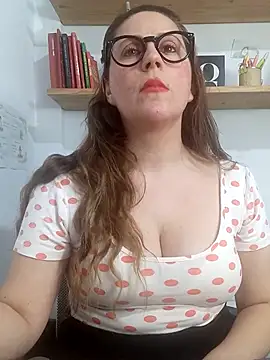 Snapshot of SofiEsteves chatting on May 6, 1:59 pm SofiEsteves online show from May 6, 1:59 pm