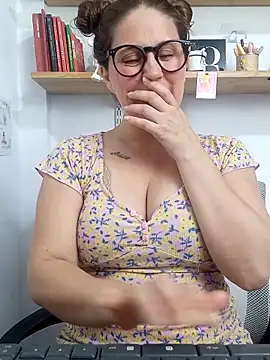 SofiEsteves online show from March 20, 1:12 pm