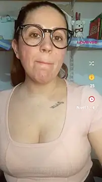 SofiEsteves online show from July 17, 12:35 pm
