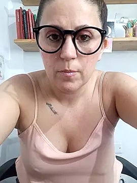 Snapshot of SofiEsteves chatting on April 21, 2:12 pm SofiEsteves online show from April 21, 2:12 pm