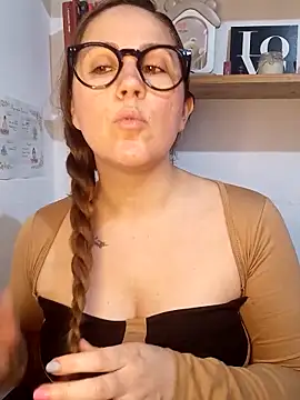 Snapshot of SofiEsteves chatting on June 2, 1:11 pm SofiEsteves online show from June 2, 1:11 pm