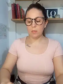 Snapshot of SofiEsteves chatting on May 25, 4:28 pm SofiEsteves online show from May 25, 4:28 pm