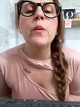 SofiEsteves online show from April 8, 12:39 pm