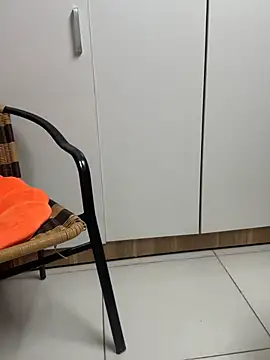 bi biii online show from April 12, 4:10 pm