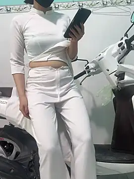 bi biii online show from May 16, 2:43 am