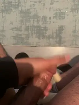 Snapshot of esmer_baran44 chatting on December 16, 4:22 pm esmer baran44 online show from December 16, 4:22 pm