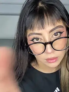justmariee online show from April 3, 5:25 am