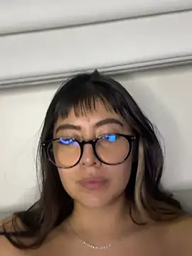 justmariee online show from April 4, 2:18 am