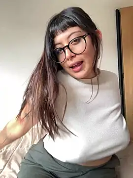 justmariee online show from May 12, 3:51 pm