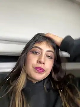 justmariee online show from April 5, 6:42 am