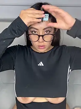 justmariee online show from April 7, 5:09 am