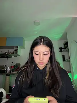 justmariee online show from March 10, 7:07 pm
