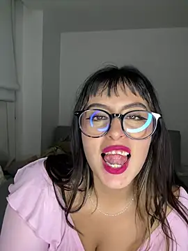 justmariee online show from March 28, 2:56 am