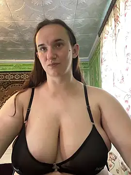 Snapshot of HarychaLysichka chatting on June 18, 2:22 pm HarychaLysichka online show from June 18, 2:22 pm