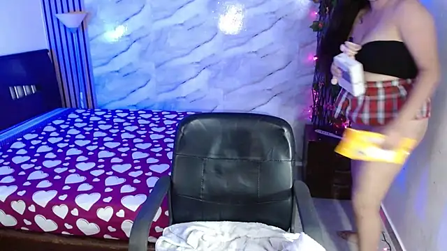 latin mommy  online show from February 5, 1:07 pm