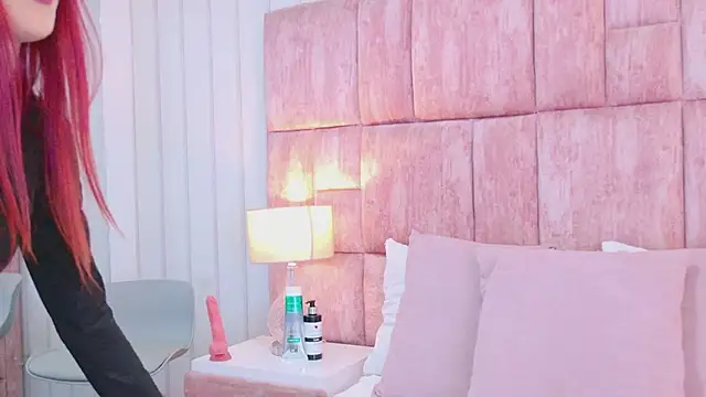 ScarlettFoox online show from February 19, 7:00 pm