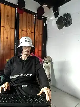 sk8-boy online show from January 14, 1:48 pm