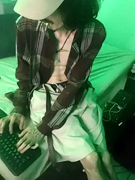 sk8-boy online show from March 8, 4:21 pm