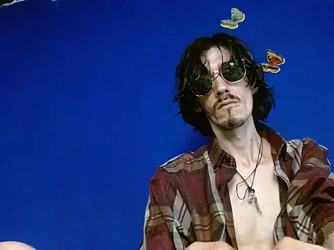 sk8-boy online show from December 18, 1:37 pm