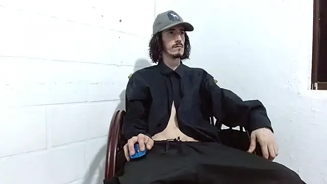 Snapshot of sk8-boy chatting on June 18, 10:26 pm sk8-boy online show from June 18, 10:26 pm