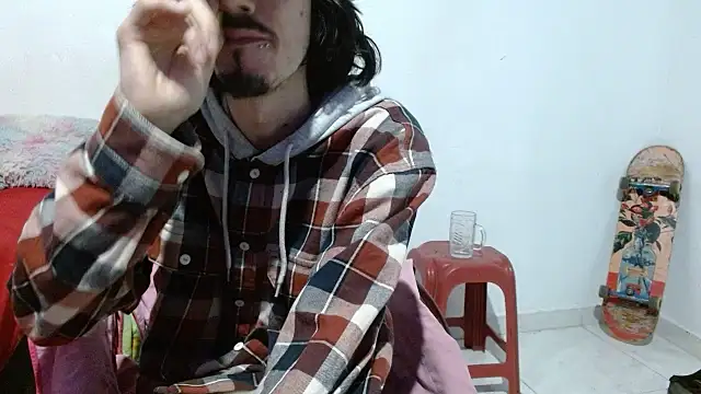 Snapshot of sk8-boy chatting on July 5, 1:07 pm sk8-boy online show from July 5, 1:07 pm