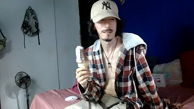 sk8-boy online show from April 4, 4:13 pm