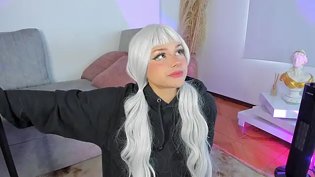 Amelie Wine online show from February 19, 2:47 pm