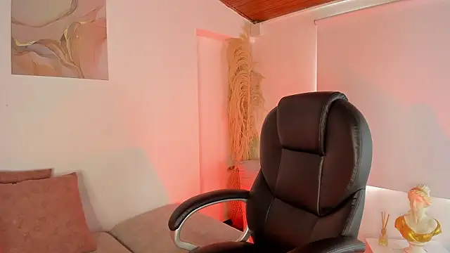 Amelie Wine online show from February 11, 3:56 pm