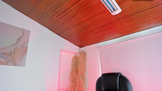 Amelie Wine online show from February 25, 3:12 pm