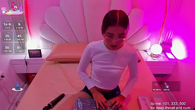 Snapshot of Ary__cherry chatting on December 17, 7:30 pm Ary cherry online show from December 17, 7:30 pm