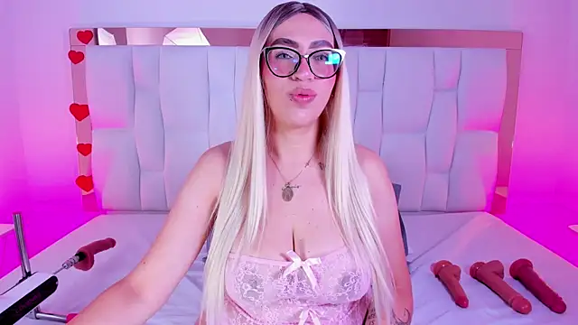 CamilleJuicy  online show from April 20, 1:03 pm