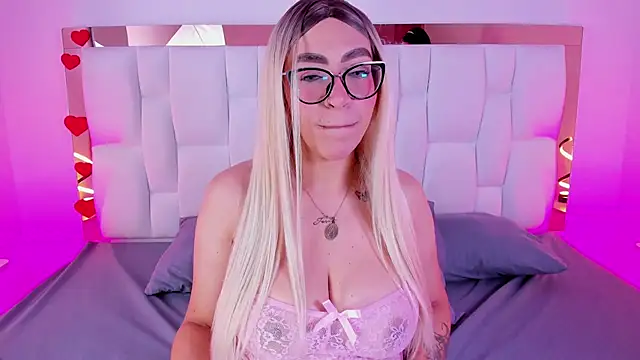 CamilleJuicy  online show from May 12, 12:55 pm