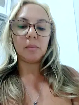 Snapshot of Pamelamilf chatting on December 16, 7:18 pm Pamelamilf online show from December 16, 7:18 pm