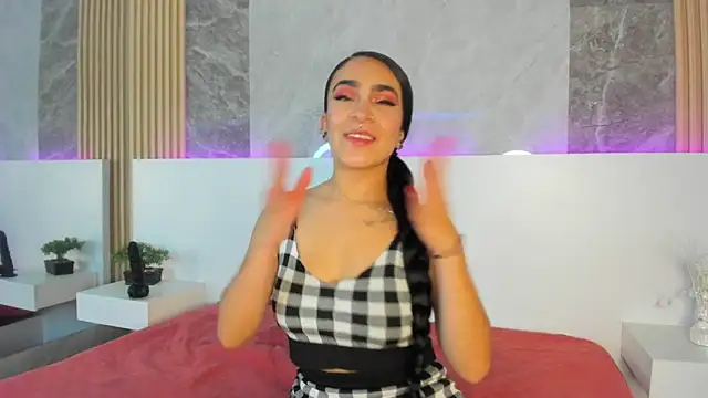 Snapshot of PamelaRed_ chatting on February 3, 7:52 pm PamelaRed online show from February 3, 7:52 pm