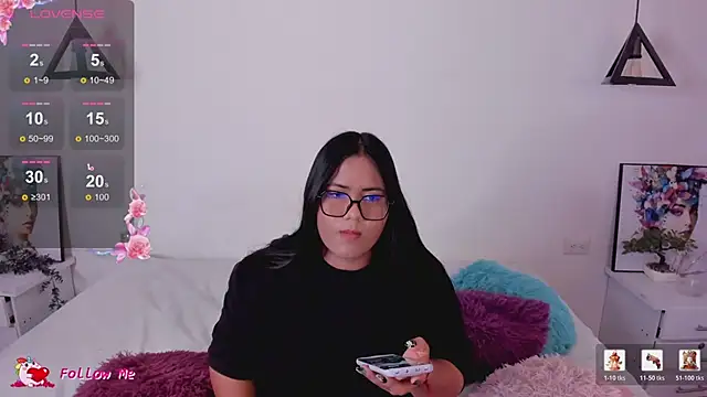 Briana Goldd online show from May 3, 3:11 am