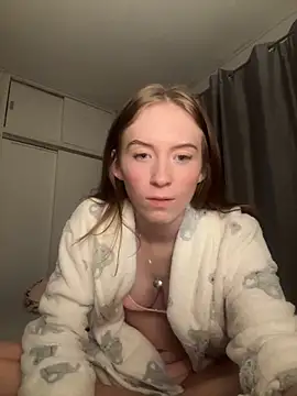 Keriacat  online show from December 20, 7:22 am