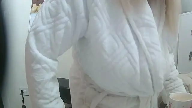 theblondecocklover online show from March 10, 5:00 am