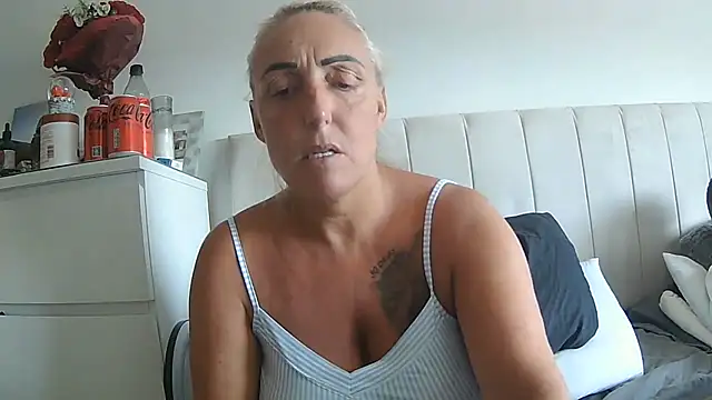 Snapshot of theblondecocklover chatting on July 20, 5:59 pm theblondecocklover online show from July 20, 5:59 pm