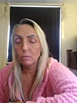 Snapshot of theblondecocklover chatting on June 6, 8:52 am theblondecocklover online show from June 6, 8:52 am