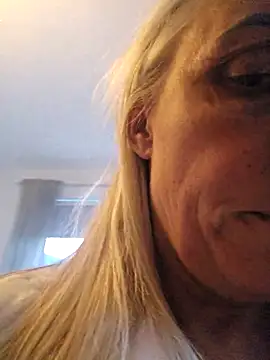 theblondecocklover online show from May 31, 8:20 pm
