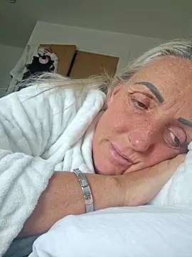 theblondecocklover online show from May 29, 5:57 am