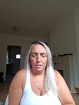 theblondecocklover online show from May 5, 8:06 am