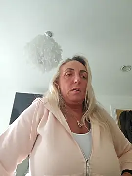 theblondecocklover online show from May 21, 12:46 pm